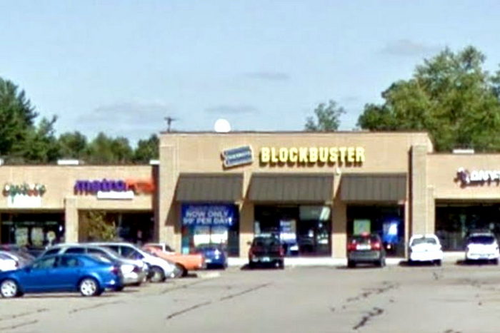 Blockbuster Video - Davison - 622 N State Rd (newer photo)